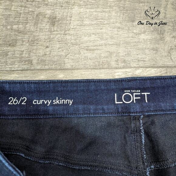 Loft Curvy Skinny Jeans Size 2 - Picture 2 of 6